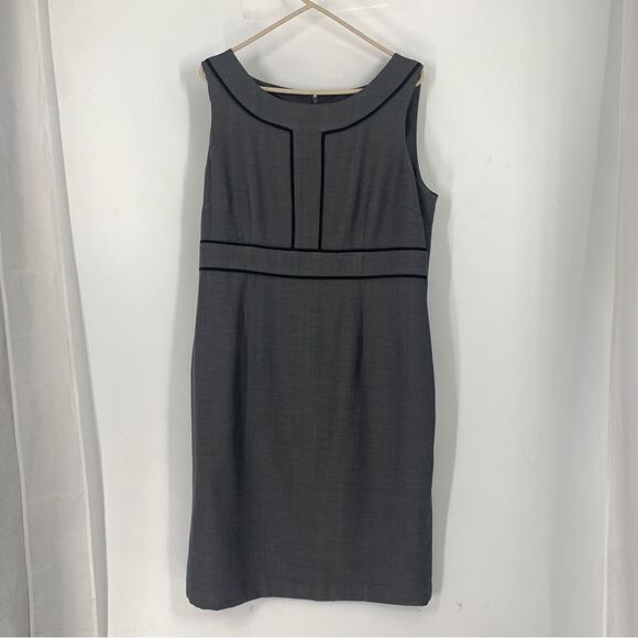 Evan Picone Dresses & Skirts - Black Label by Evan Picone Sz 14 Sleeveless Gray Sheath Dress with Black Piping